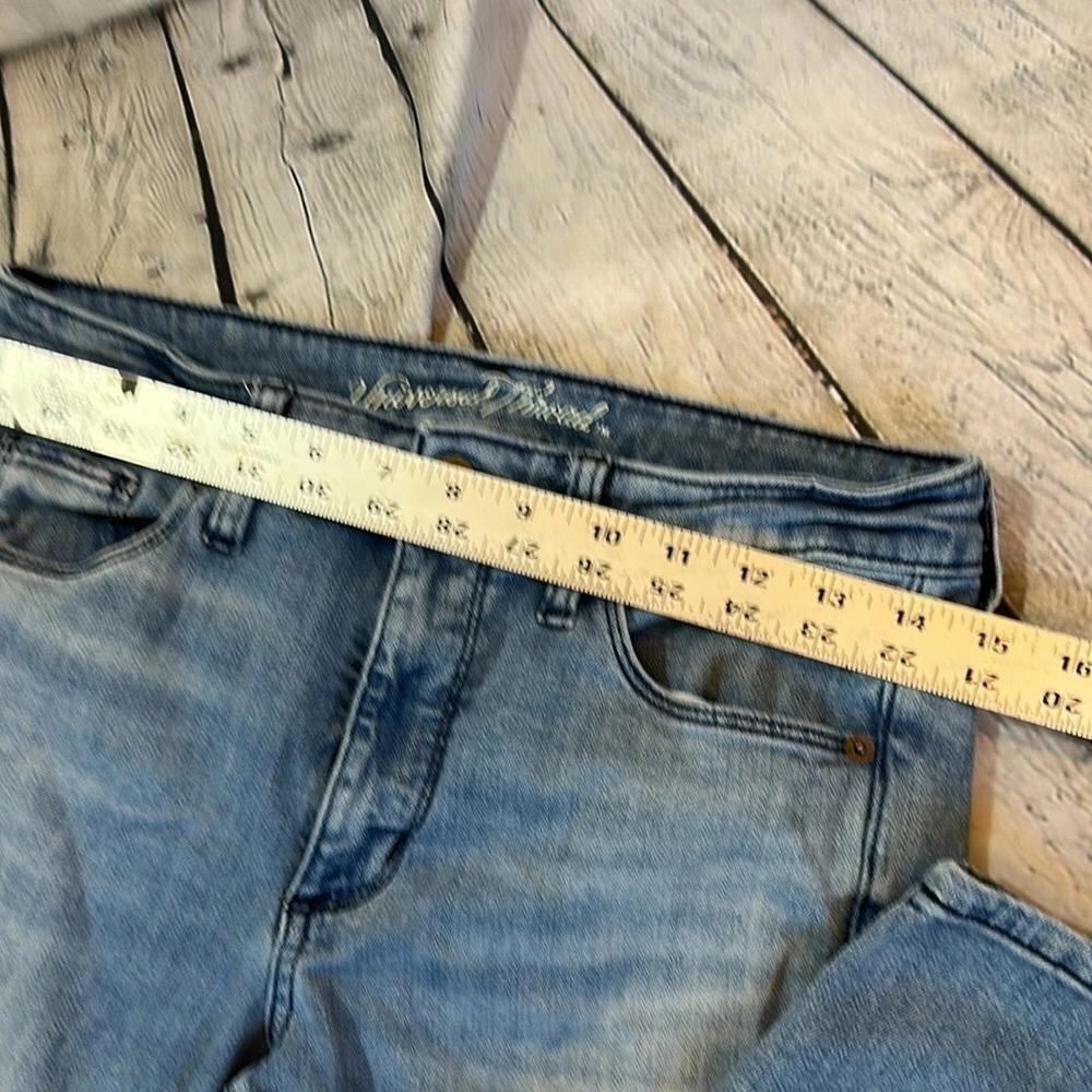 Universal Thread Women's Light Wash Jeans - Picture 2 of 7